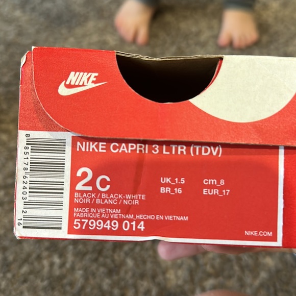 Nike capri 3 ltr (tdv) size 2c - black - Picture 4 of 4